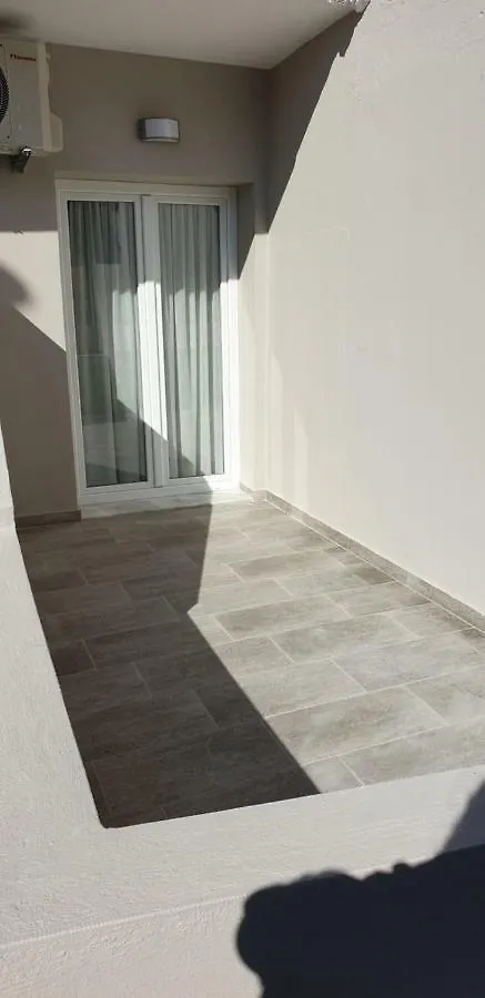 Chriselia 4 Apartment Nea Roda