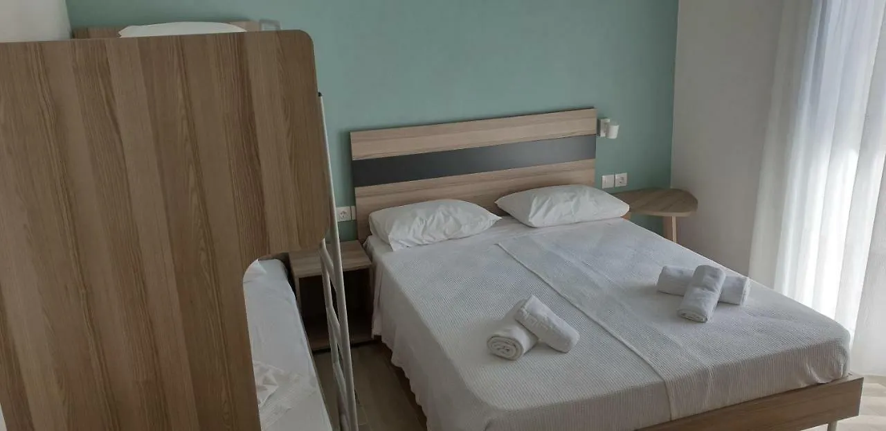 Chriselia 4 Apartment Nea Roda