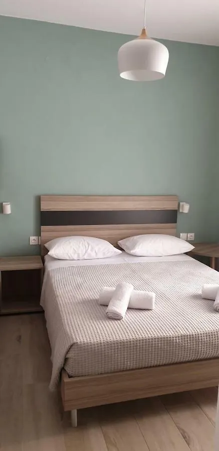 Chriselia 4 Apartment Nea Roda 0*,