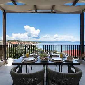 Aparthotel Blue Whisper Luxury Living, Nea Roda
