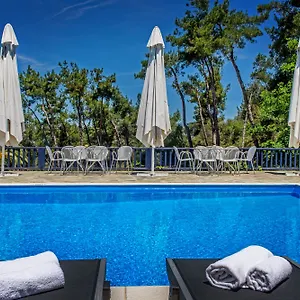 Hotel Leandros, Nea Roda